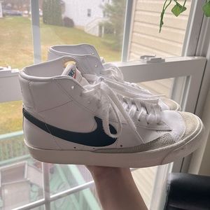Nike Blazer Mid ‘77 Womens
